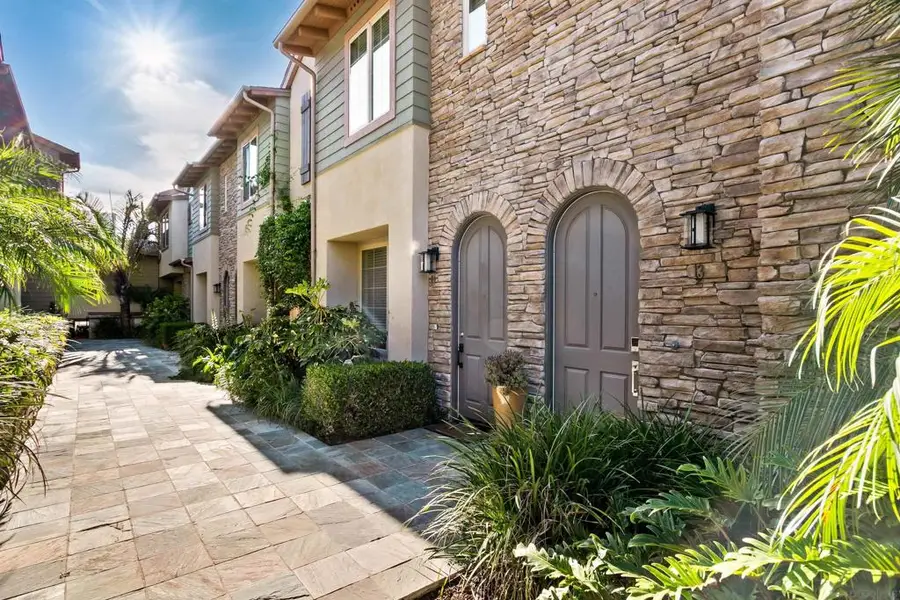 1056 Pearl St #14, La Jolla, CA 92037 - #2