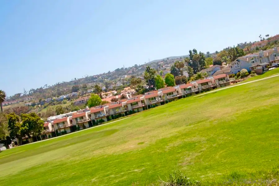 2625 Pirineos #219, Carlsbad, CA 92009 - #2