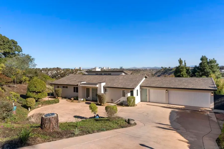 7875 Bellakaren Pl, La Jolla, CA 92037 - #3