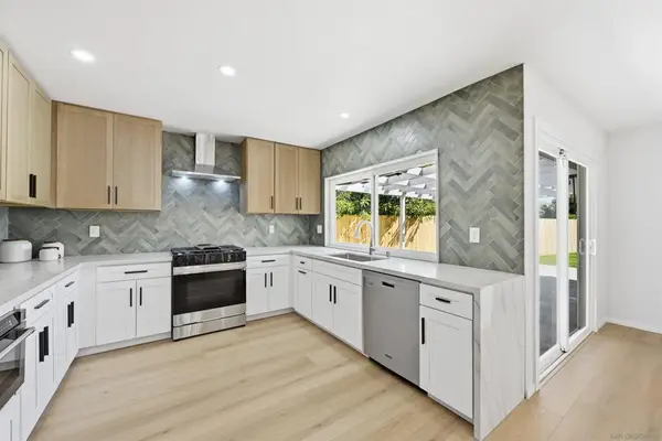 12437 Ridgeton Dr, Lakeside, CA 92040