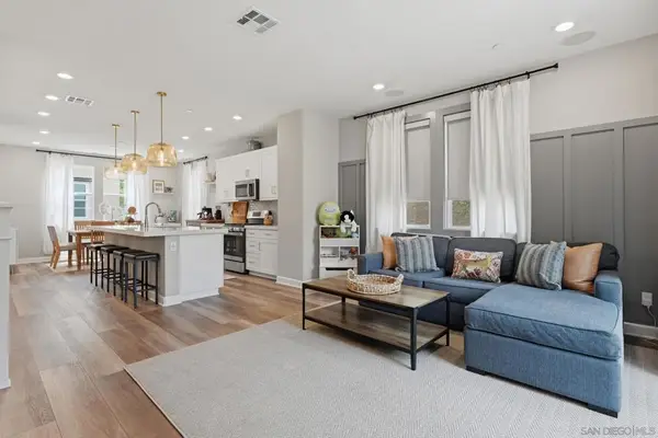 1232 Sunrise View #105, San Marcos, CA 92078