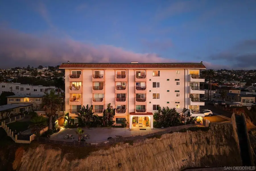 4878 Pescadero Ave #102, San Diego, CA 92107 - #2