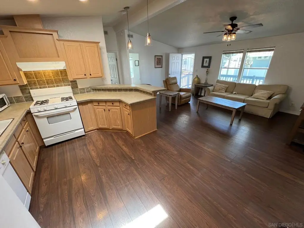 1001 S Hale #SPC 77, Escondido, CA 92029 - #1