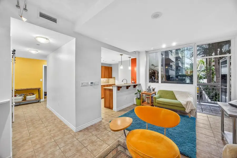 300 W Beech #10, San Diego, CA 92101 - #2