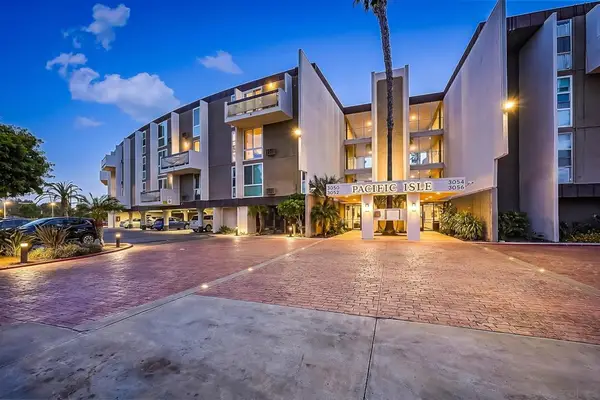 3050 Rue Dorleans #202, San Diego, CA 92110