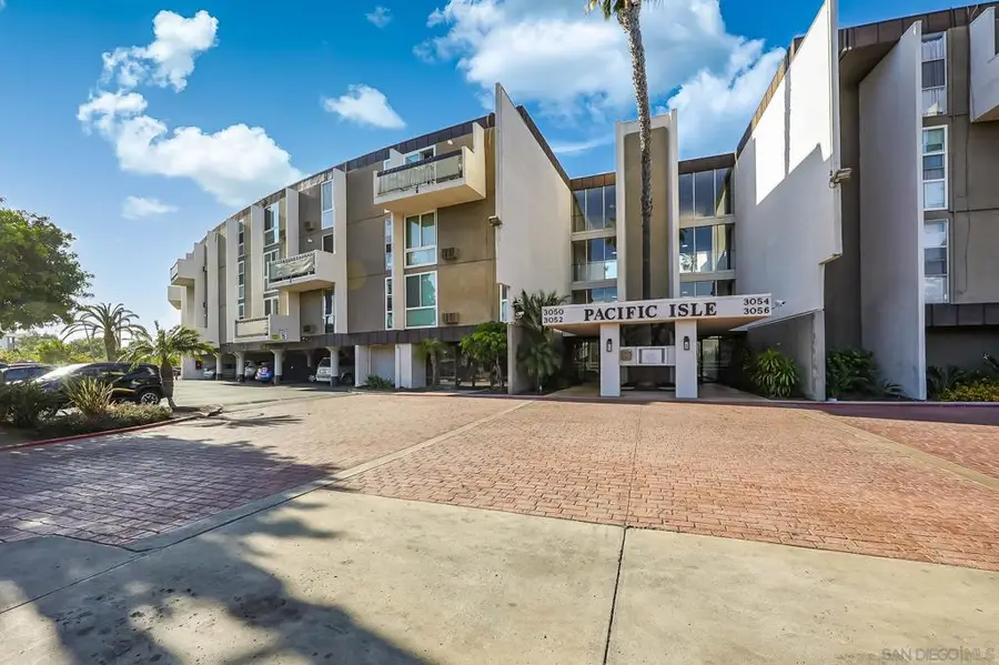 3050 Rue Dorleans #202, San Diego, CA 92110 - #2