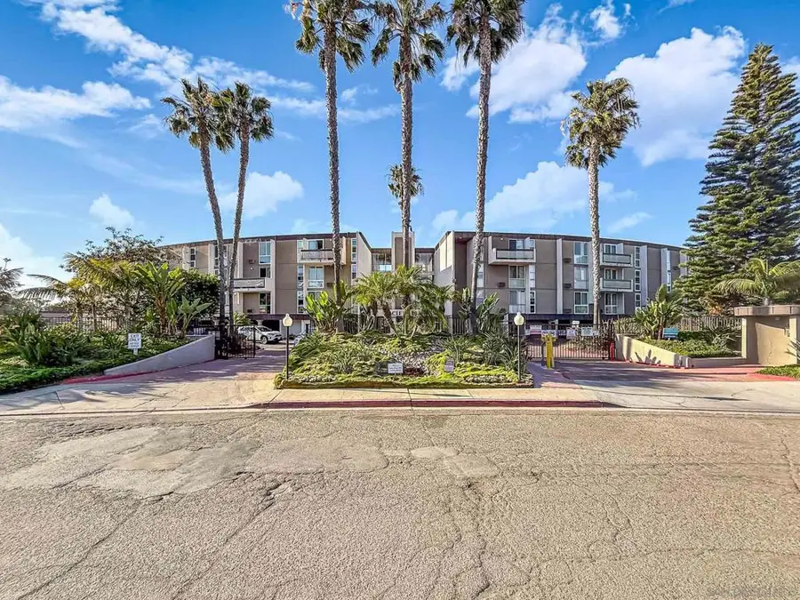 3050 Rue Dorleans #202, San Diego, CA 92110 - #3