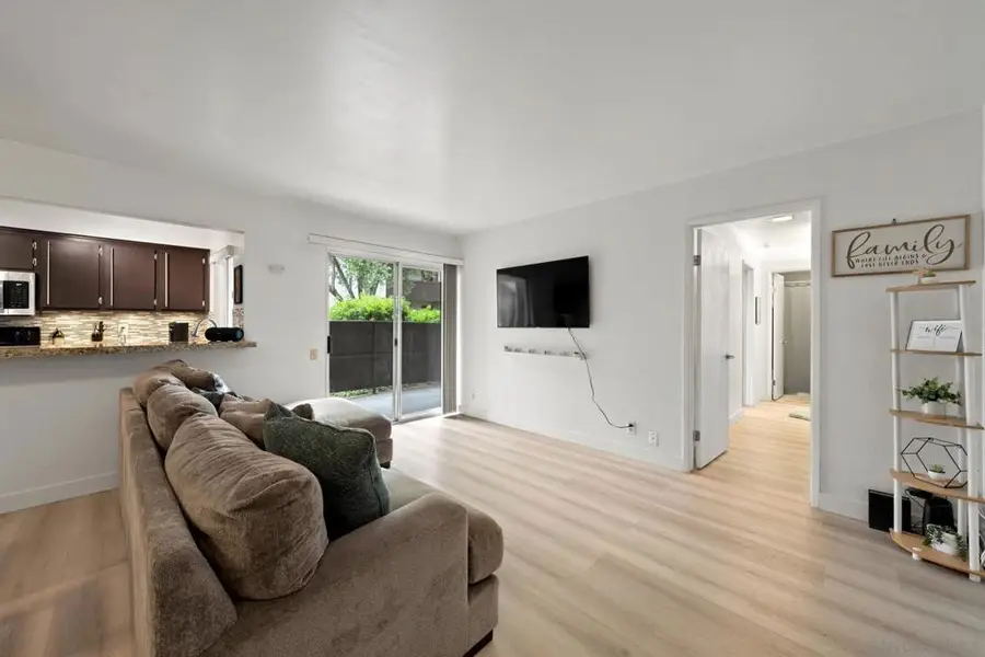 8023 Caminito De Pizza #E, San Diego, CA 92108 - #2