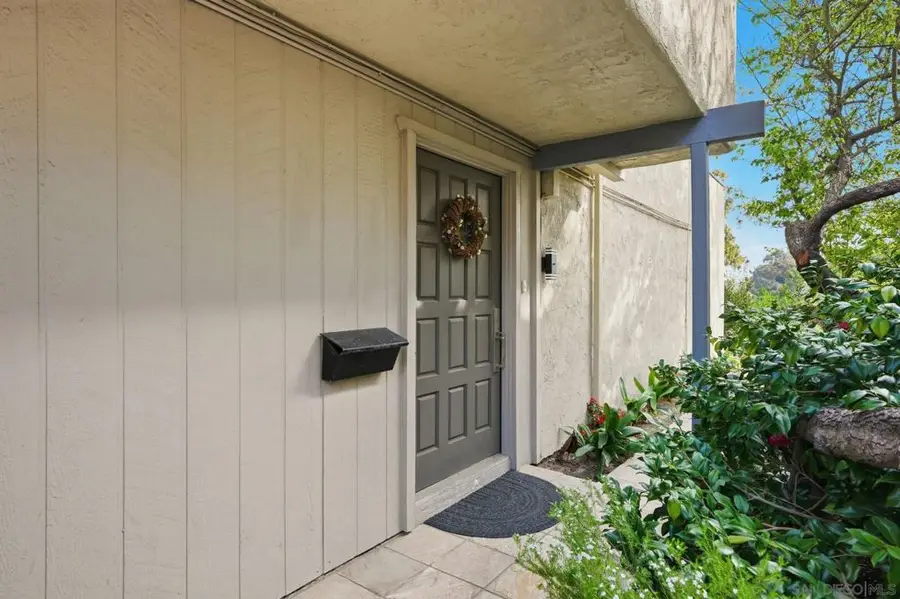 8963 Caminito Fresco, La Jolla, CA 92037 - #3