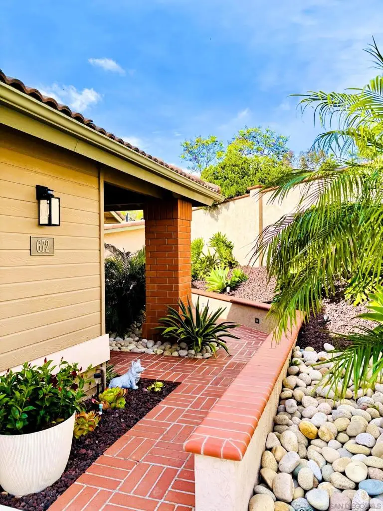 672 Chateau Place, Escondido, CA 92029 - #3