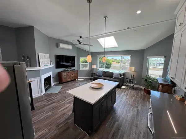 880 Home #F, Carlsbad, CA 92008