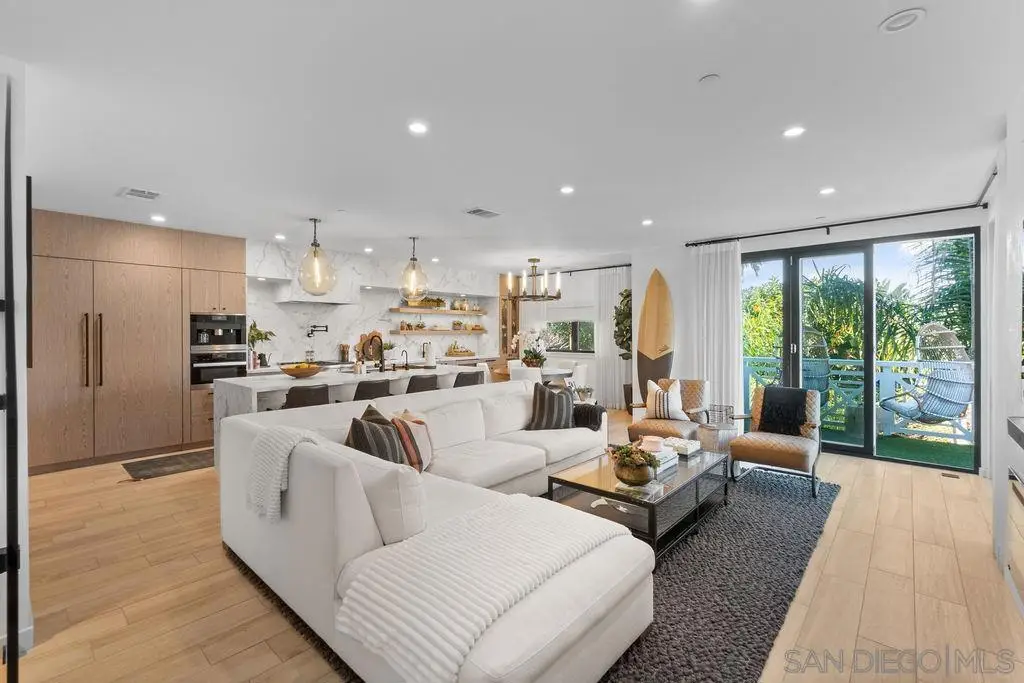 3301 Lincoln, Carlsbad, CA 92008 - #1