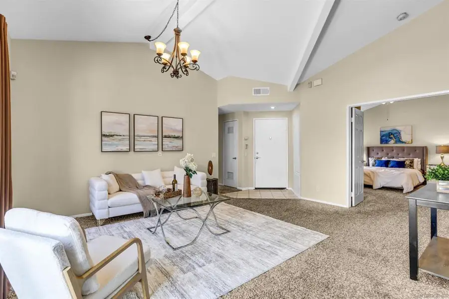 8615 Via Mallorca #B, La Jolla, CA 92037 - #2