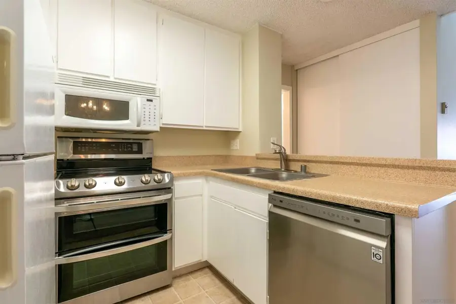 1855 Diamond St #301, San Diego, CA 92109 - #2