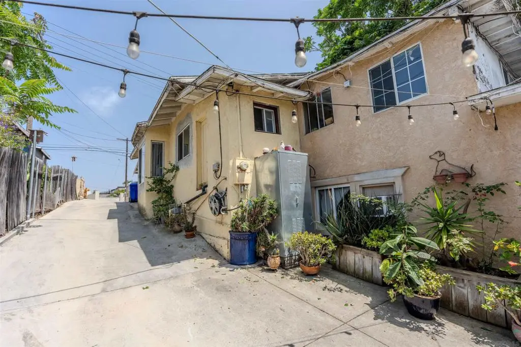 290 35th St, San Diego, CA 92102 - #1