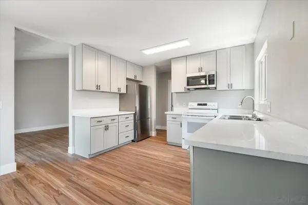 5473 Adobe Falls #9, San Diego, CA 92120
