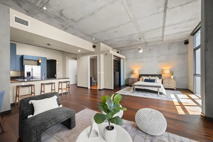 527 10th Ave #302, San Diego, CA 92101 - #3