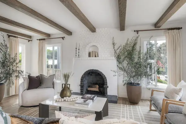 2325 Palermo, San Diego, CA 92106