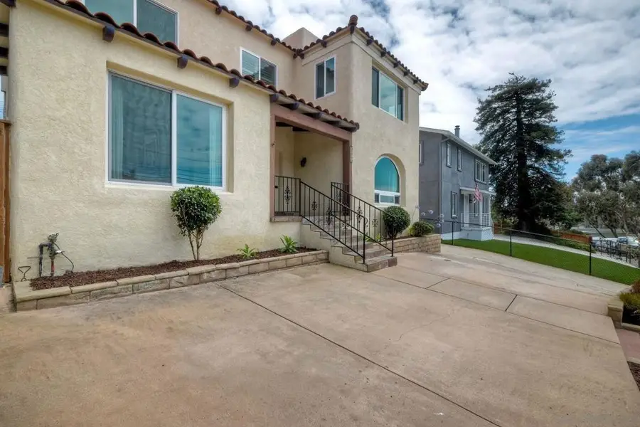 2325 Palermo, San Diego, CA 92106 - #3