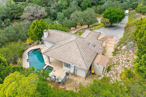 2557 Live Oak Park Rd, Fallbrook, CA 92028