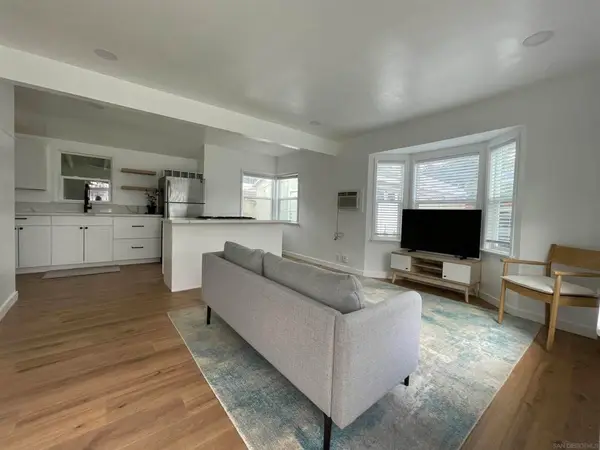 218-220 E Connecticut Ave, Vista, CA 92084