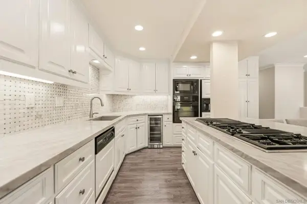 7525 Jerez Ct. #Unit F, Carlsbad, CA 92009