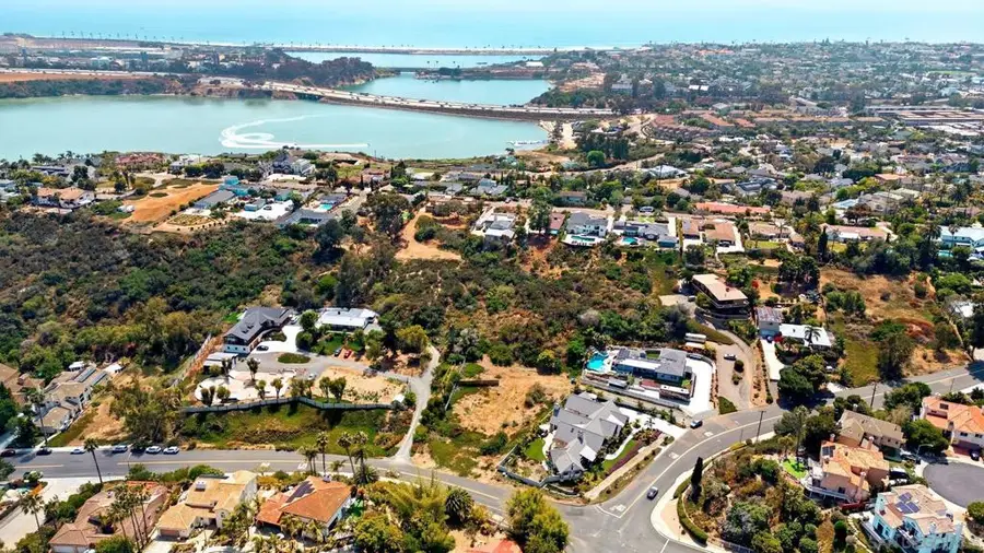4269 Hillside Dr, Carlsbad, CA 92008 - #2