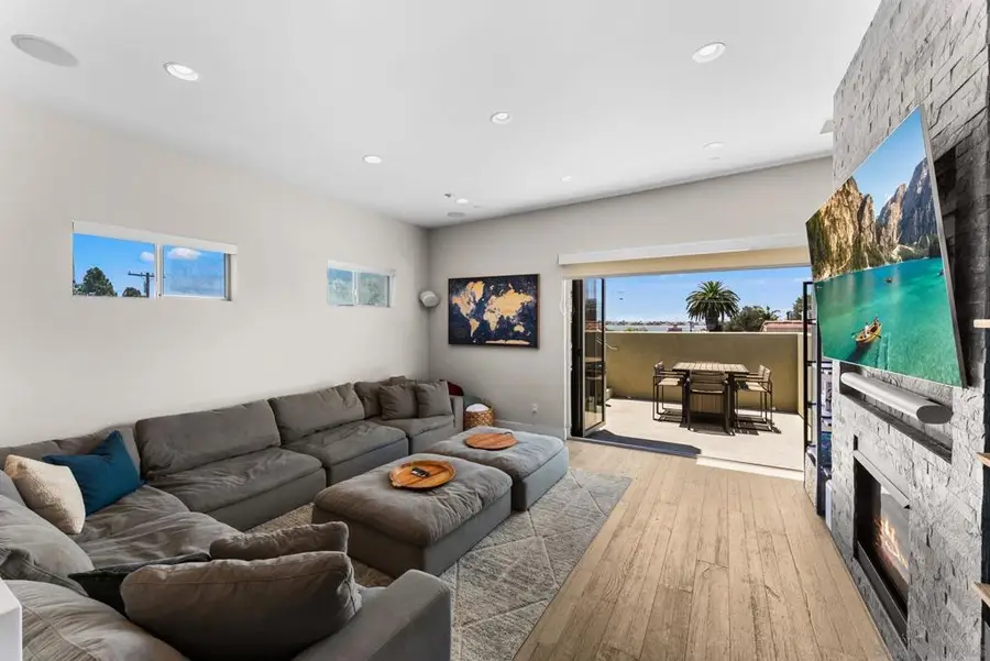 3952 Haines St., San Diego, CA 92109 - #3
