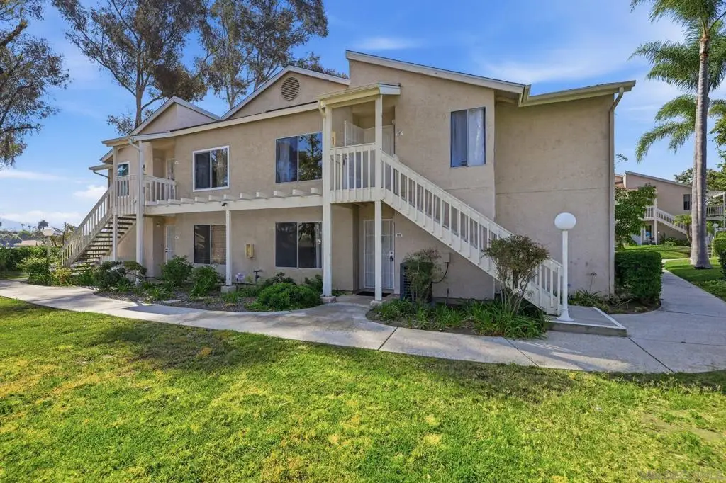 225 Diamond #111, Vista, CA 92083 - #1