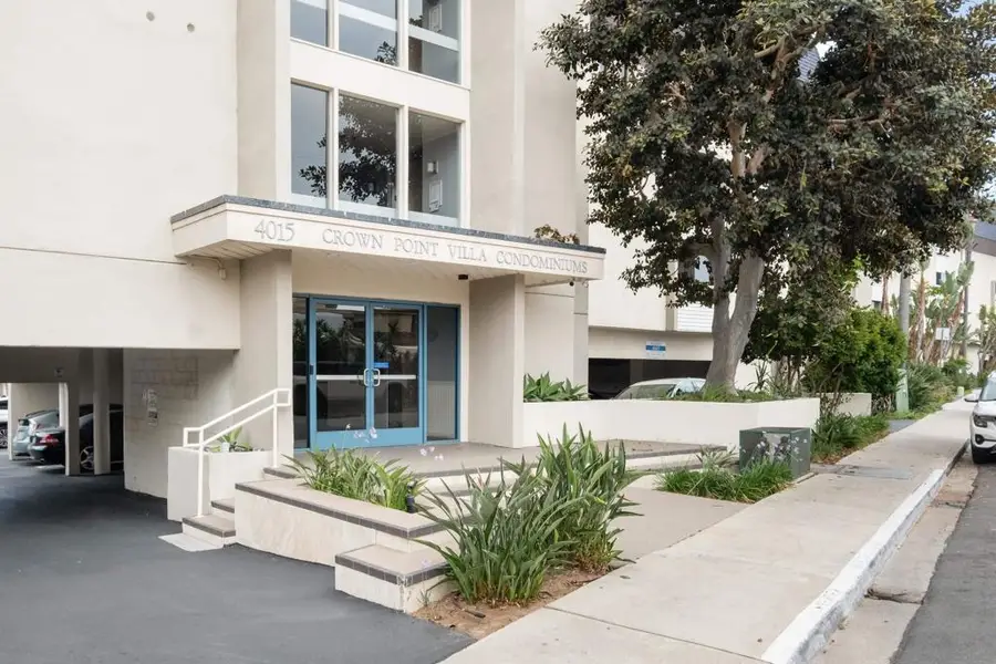 4015 Crown Point #104, San Diego, CA 92109 - #2