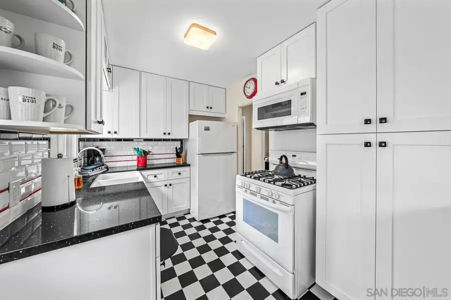 716 Dover, San Diego, CA 92109 - #3