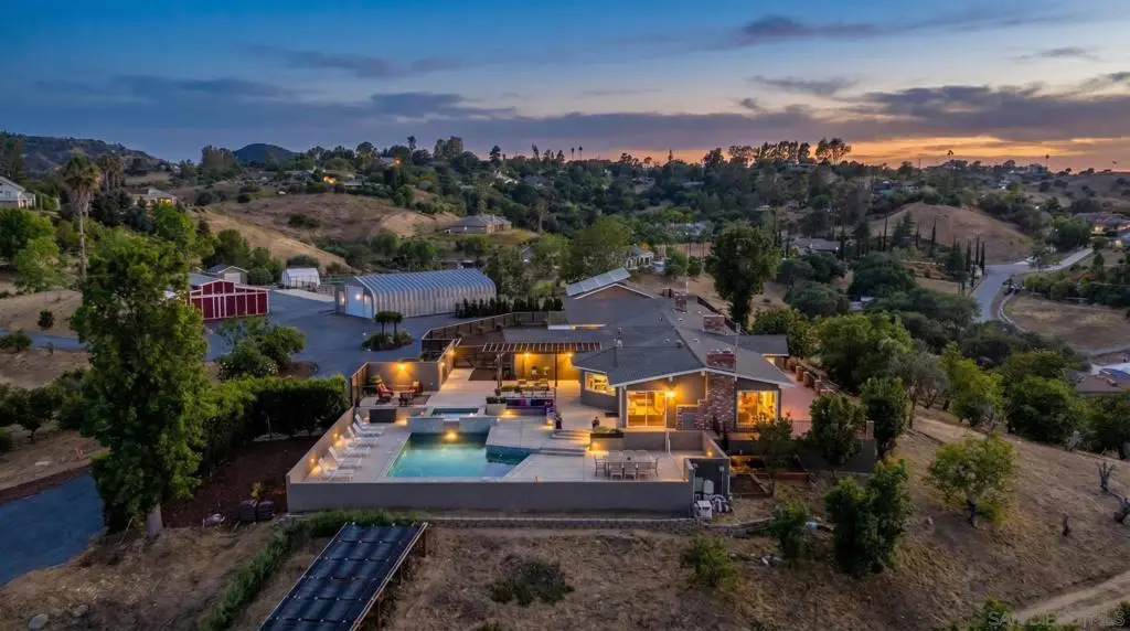 4986 San Jacinto Circle East, Fallbrook, CA 92028 - #1