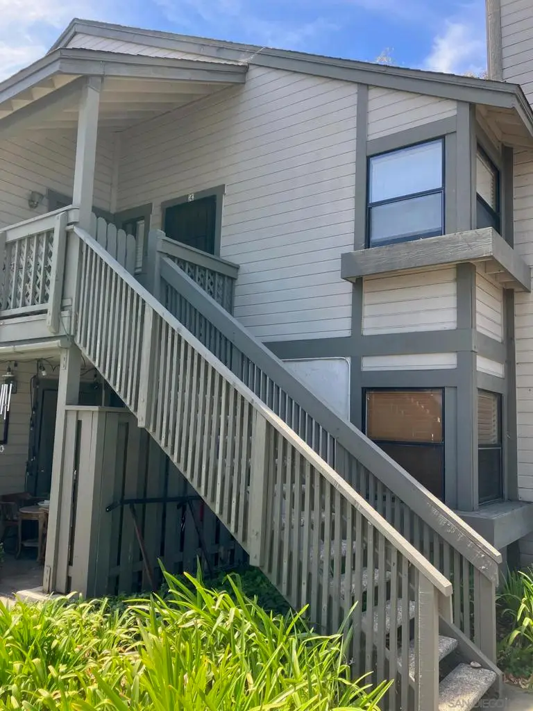 1953 Wellington Ln #4, Vista, CA 92081 - #3