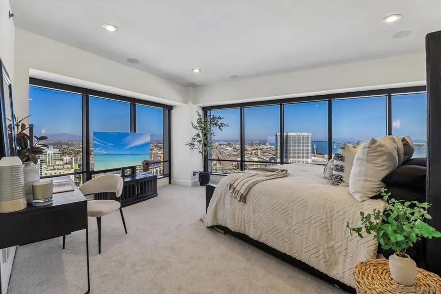 200 Harbor Dr #3201, San Diego, CA 92101 - #3