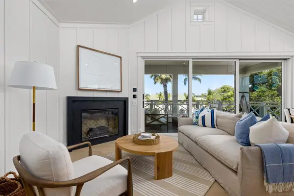 747 Orange Ave #301, Coronado, CA 92118