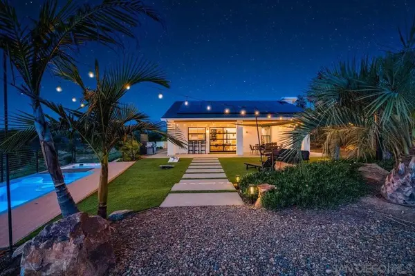 28742 Twin Oaks Valley, Vista, CA 92084