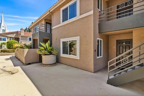 7425 Charmant Dr #2901, San Diego, CA 92122