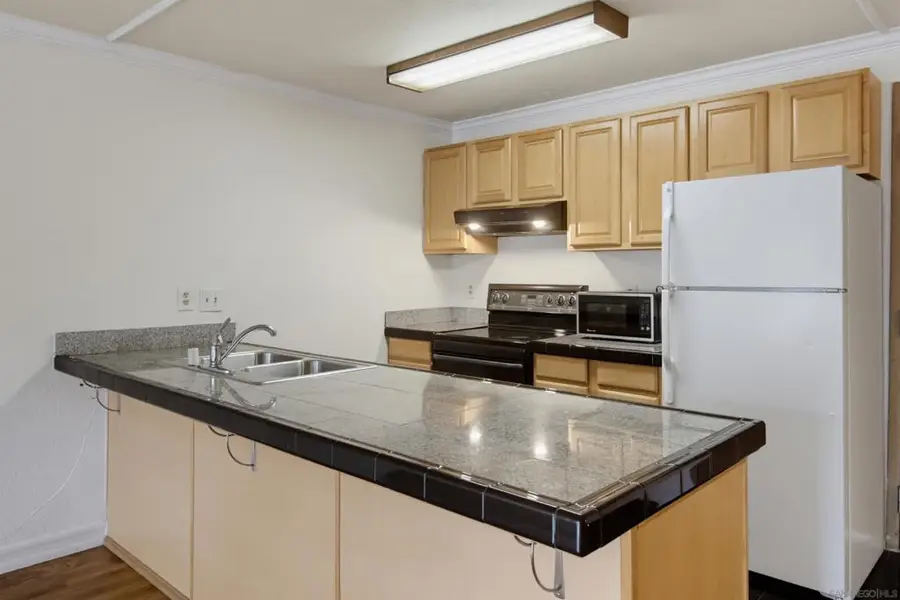 8332 Regents Rd #B, San Diego, CA 92122 - #2