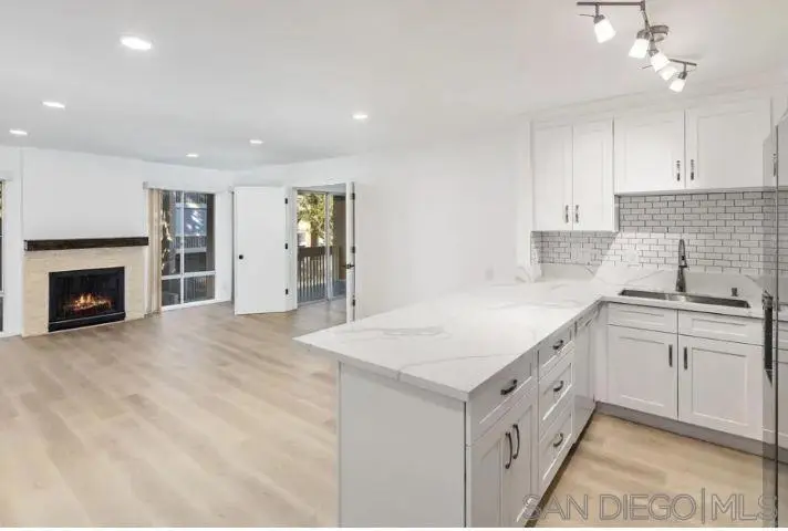 4600 Lamont St #204, San Diego, CA 92109 - #1