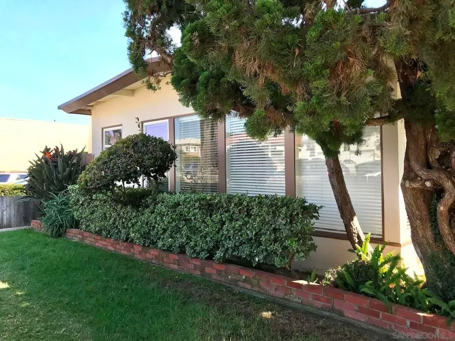 2127 2131 1/2 Felspar, San Diego, CA 92109 - #2