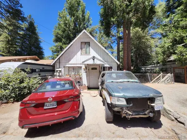 23096 Balsam Ln, Crestline, CA 92325