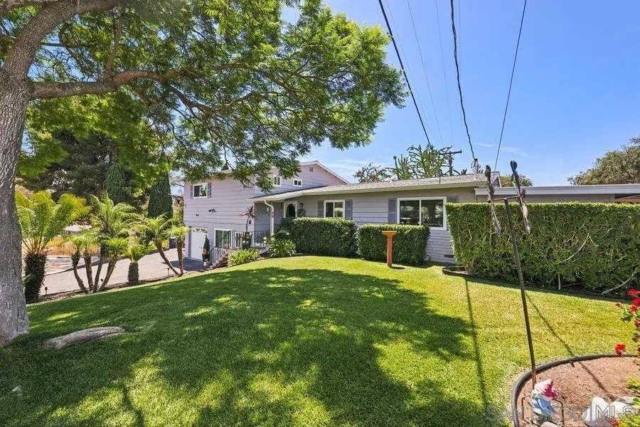 625 Corona Ct, Vista, CA 92081 - #2