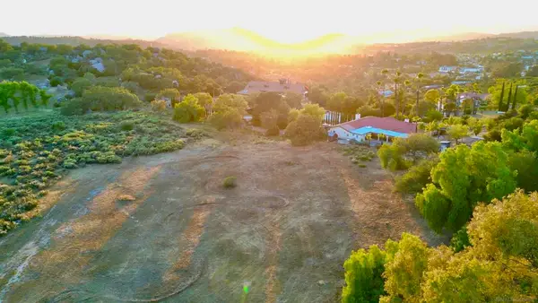 2804 6 S Grade Rd, Alpine, CA 91901