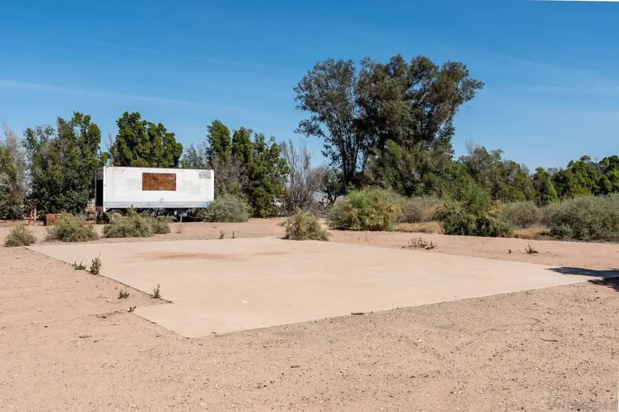 2465 Meloland Rd, El Centro, CA 92243 - #2