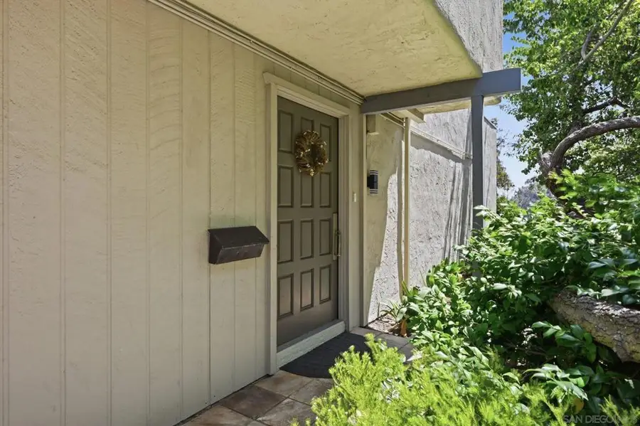 8963 Caminito Fresco, La Jolla, CA 92037 - #2