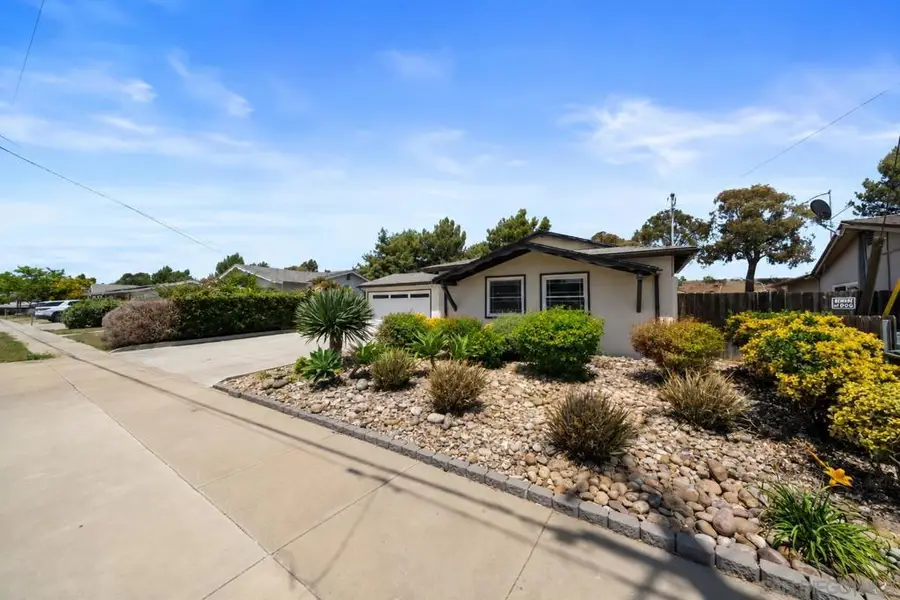 801 Broadview St, Spring Valley, CA 91977 - #2
