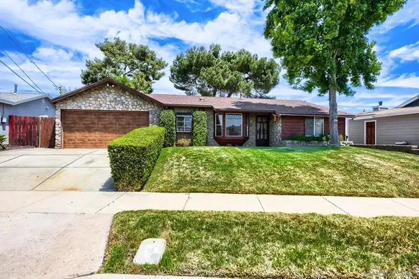 9427 West Heaney Cir, Santee, CA 92071