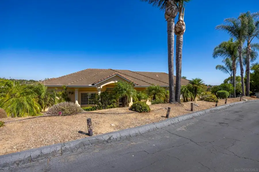 1221 Palomares Ct., Fallbrook, CA 92028 - #3