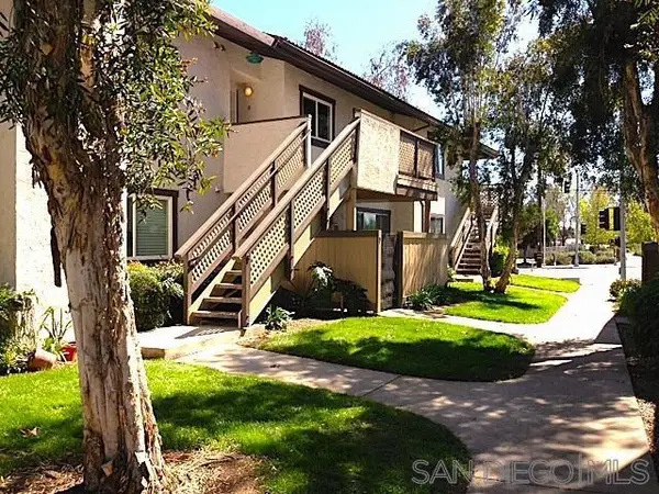 9821 Caspi Gardens #8, Santee, CA 92071