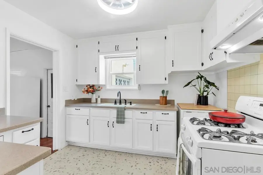 1005 E 2nd St, National City, CA 91950 - #3